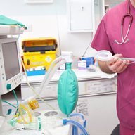 Anaesthesia equipment and right side of anaesthetist
