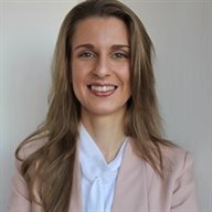 A head and shoulders photo of Amy Booth