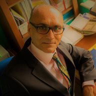 Anjum Memon headshot