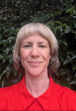A head and shoulders photo of Sarah Kehoe